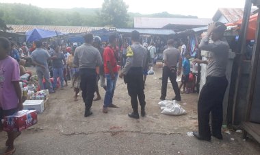 Amankan Giat Masyarakat, Polsek Rote Timur Lakukan Pengamanan Pasar