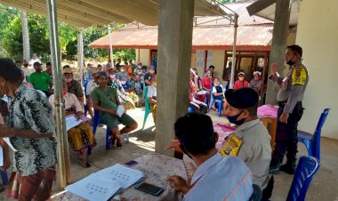 Bantuan Sosial Tunai, Polsek Lobalain Kawal Dan Pantau Pendistribusian