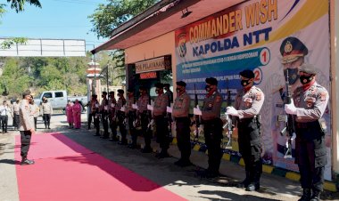 Kunjungi Polres Rote Ndao, Kapolda NTT Dan Rombongan Disambut Jajar Kehormatan Dan Sapaan Adat Rote