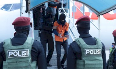 26 Terduga Teroris Yang Diterbangkan Dari Makassar Ditahan Di Cikeas