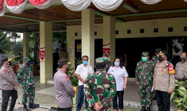 Panglima TNI dan Kapolri Tinjau Vaksinasi Massal Pelaut hingga Pekerja Pelabuhan Tanjung Priok