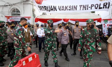 Gelar Vaksinasi Massal di Kota Tua, TNI-Polri Targetkan 2.000 Orang per Hari