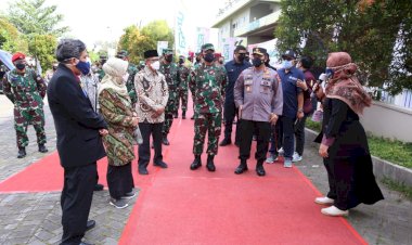 Panglima TNI dan Kapolri Tinjau Vaksinasi Massal UNISA Yogyakarta