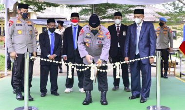 Kapolri Resmikan Gedung Baru Ponpes Assalam Sekaligus Tinjau Vaksinasi se-Jawa Barat