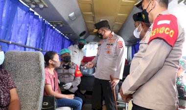 Pantau Pelayanan Vaksinasi Serentak, Kapolda NTT Kunjungi Mapolres TTS