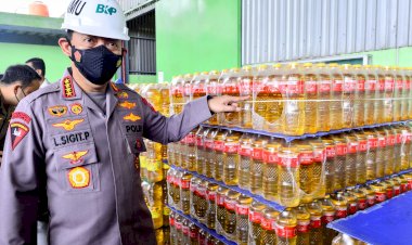 Kapolri Pastikan Awasi Alur Distribusi dan Harga Minyak Goreng  di Pasar