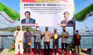 Kapolda NTT Bersama Menko Perekonomian RI Serahkan Bantuan Tunai PKLWN Tahun 2022 di Labuan Bajo
