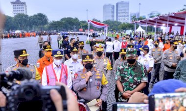 Apel Gelar Pasukan, Kapolri Tekankan Soal Strategi Antisipasi Kemacetan Hingga Vaksinasi Booster saat Mudik