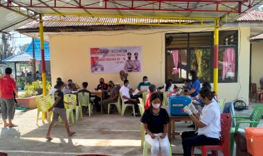 Sambut Hari Bhayangkara ke 76, Polsek Lobalain Gelar Vaksinasi Massal