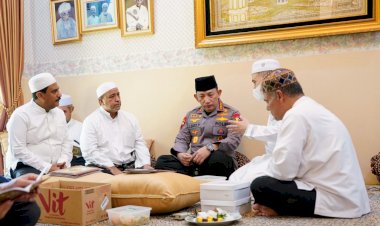 Takziah ke Rumah Duka Habib Zen Bin Umar, Kapolri: Beliau Saya Anggap Ayah Sendiri