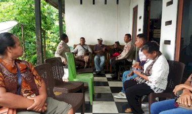 Hadiri Pemakaman Warga, Personel Polsek Pantai Baru Beri Pesan Kamtibmas