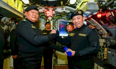 Disematkan Brevet Hiu Kencana TNI AL, Kapolri: Kekuatan Sinergitas Jaga Kedaulatan Bangsa Indonesia