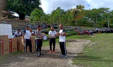 Tingkatkan Soliditas dan Kekompakkan, Polres Rote Ndao Gelar Olah Raga Bersama dan Bagikan Ratusan Doorprize