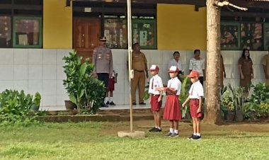 Jadi Irup di Sekolah, Kapolsek Rote Barat Laut Berikan Himbauan Kamtibmas