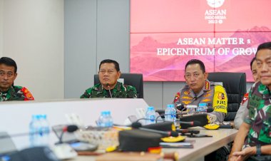 Tinjau 91 Command Center, Kapolri dan Panglima TNI Pastikan Kesiapan Personel Jelang KTT ASEAN