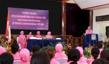 Tatap Muka Dengan Bhayangkari Cabang Rote Ndao, Ketua Bhayangkari Daerah NTT Berikan Arahan