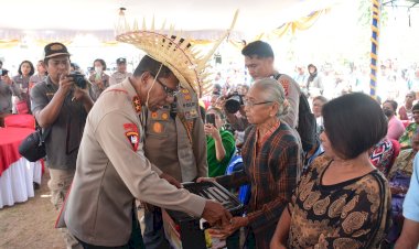 Polda NTT Menebarkan Kasih dalam Kegiatan Bakti Sosial, Kesehatan, dan Rohani di Kecamatan Sulamu