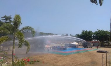 Demo Anarkis, Massa Beringas Dengan Membakar Ban Berhasil Dipukul Mundur Oleh Dalmas Polres Rote Ndao