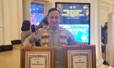 Bidhumas Polda NTT Raih Penghargaan Bergengsi di Hari Jadi Ke-72 Humas Polri