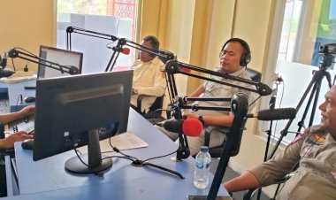 Talkshow di Radio, Satuan Lalu-Lintas Polres Rote Ndao Sosialisasikan Kamseltibcarlantas Kepada Masyarakat