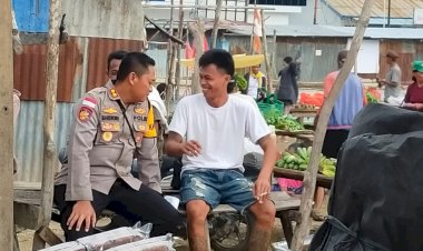 Cooling System Jelang Pemilu Serentak 2024, Kapolres Rote Ndao Turun Sambangi Masyarakat di Pasar