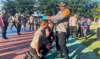 Di Penghujung Tahun, Sebanyak 22 Personel Polres Rote Ndao Mendapat Kenaikan Pangkat Setingkat Lebih Tinggi