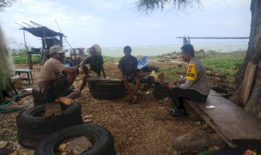 Jelang Pemilu 2024, Bhabinkamtibmas Sambangi Warga Jaga Situasi Kamtibmas Aman dan Kondusif