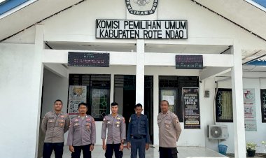 Pastikan Keamanan Obyek Vital Pemilu, Personel Polres Rote Ndao Ditempatkan di Kantor KPU Sampai Bawaslu