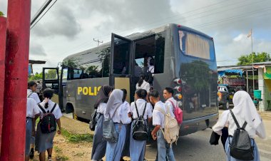 Jelang Pencoblosan, Polres Rote Ndao Fasilitasi Pelajar SMA Negeri 1 Lobalain Rekam e-KTP