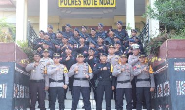 Usai Laksanakan Tugas, Kapolres Rote Ndao Melepas Personel BKO Brimob Polda NTT Kembali ke Kesatuannya