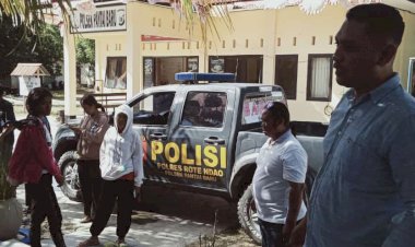 Lagi...Bhabinkamtibmas Membantu Masyarakat Mengurus SIM Pada Satpas SIM Polres Rote Ndao