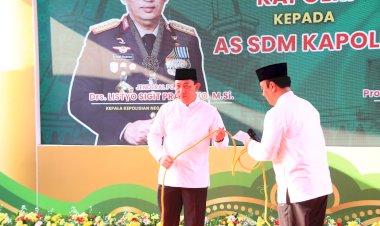 Kapolri.  : Idul Adha Moment Jaga Toleransi