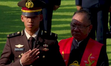 Michael Darmawan Cahyadi Josua,Perwira Remaja Polri Pertama Dan Satu satunya  Penganut Konghucu Yang Dilantik Presiden Jokowi