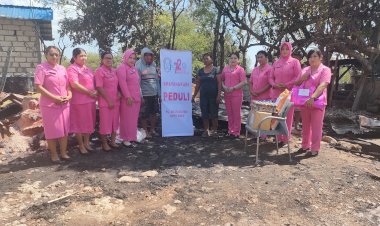 Wujud Kepedulian Bhayangkari  Polres Rote Ndao Terhadap Korban Kebakaran Di Desa Tuanatuk