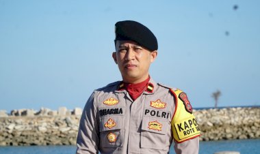 Antisipasi Judi Online,Kanit Provost Polsek Rosel Cek HP Personel