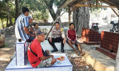 Bhabinkamtibmas Polsek Rote Barat Lakukan Sambang  Di Rinalolon
