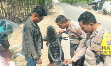 Bersama Kapolsek RBD IPDA Godfriet E S Mail,Personel Polsek Cek Seluruh Kendaraan Yang Melintas Jalur RBD