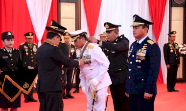 Pemberian Tanda Kehormatan Bintang Bhayangkara Utama (BBU) Wujud Komitmen Kokohnya Sinergisitas TNI-Polri Selama Ini