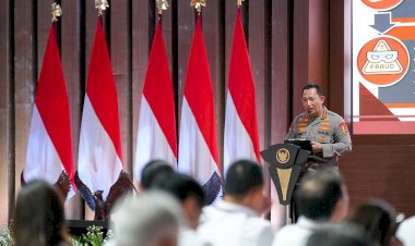 Kapolri Isi Materi Pemberantasan Korupsi di Retreat Kabinet Merah Putih