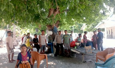 Kegiatan Bhabinkamtibmas Brigpol Marsel B W Henuk di Desa Oeseli, Oebou, dan Pulau Landu Dalam Rangka Ciptakan Pilkada Damai