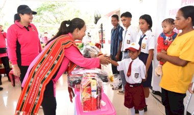 Ketum Bhayangkari Pusat Kembali Salurkan Ribuan Paket Bansos di Maluku Barat Daya