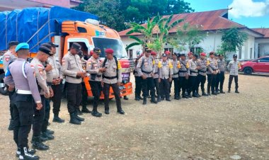 Personel Polres Rote Ndao Kawal Ketat Distribusi Logistik Pemilukada Serentak 2024 Kabupaten Rote Ndao