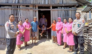 Polres Peduli, Moment Natal Kapolres Rote Ndao Beri Kejutan Kursi Roda Ke Kriston A. Huan