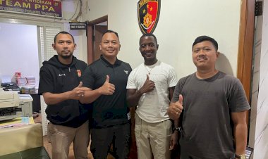 WNA Afrika Apresiasi Polsek Tambora yang Berhasil Mengembalikan Laptop Hilang di KRL