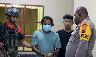 Satu Komplotan KKB Pimpinan Aske Mabel, Nikson Matuan, Digiring ke Polda Papua