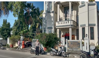 Personel Sat Lantas Polres Rote Ndao Lakukan Pengamanan  Tempat Ibadah