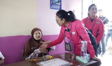 Ny. Juliati Sigit Prabowo Kunjungan ke SLB Kemala Bhayangkari 2 Gresik