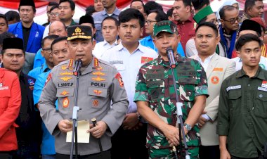 Kapolri dan Panglima TNI Buka Kegiatan Baksos Presisi : Pastikan Kebutuhan Pokok Terjaga Selama Ramadan