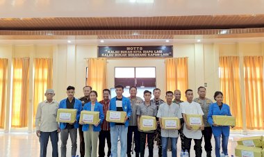 Polres Rote Ndao Menggelar Bansos Presisi  Bersama Mahasiswa Jelang Bulan Suci Ramadhan