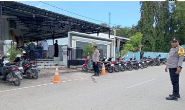 Personel Polsek Lobalain  Hadir Untuk Memberikan Rasa Aman Bagi Masyarakat